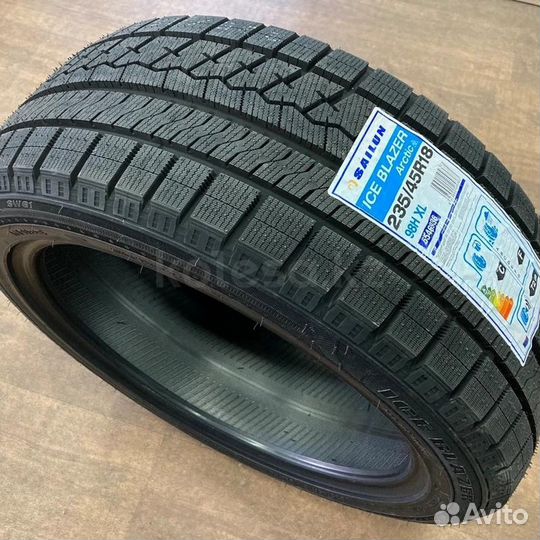 Sailun Ice Blazer Arctic 235/45 R18 98H