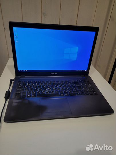 Ноутбук DNS W650SR