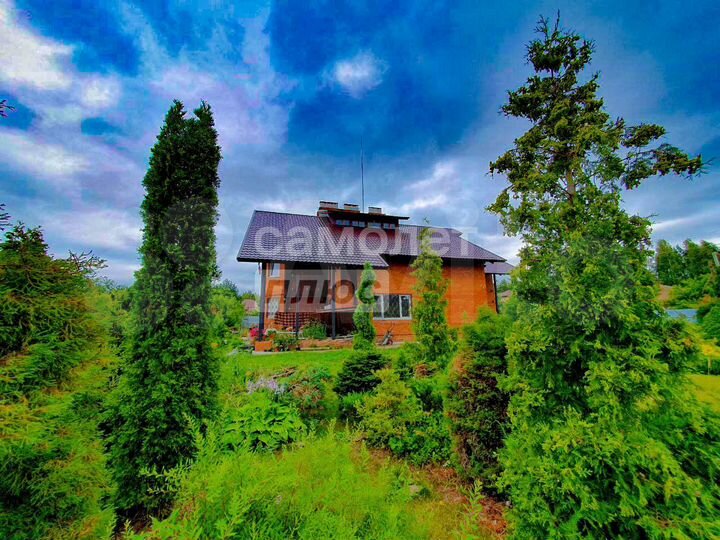 Коттедж 378,2 м² на участке 14,5 сот.