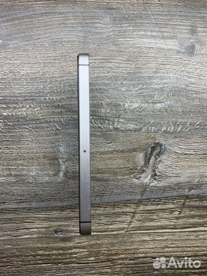iPhone SE, 32 ГБ