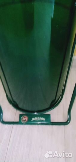 Бутыль на качелях