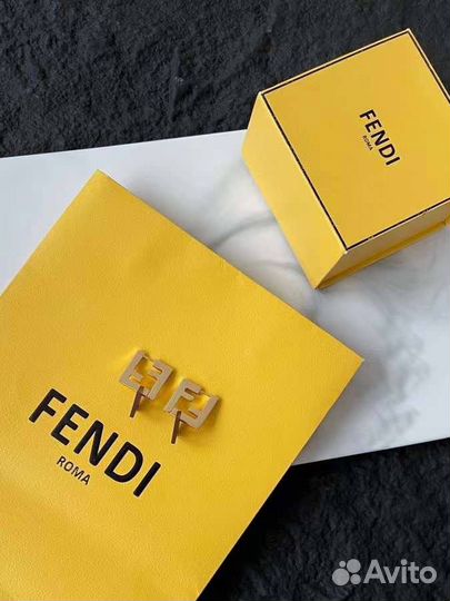 Серьги Fendi