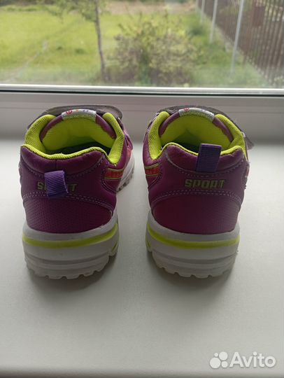 Кроссовки для девочки