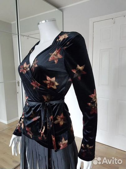 And other stories бархатный топ, блузка с цветами