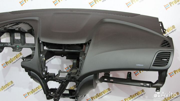 Торпедо Hyundai Solaris панель парприз