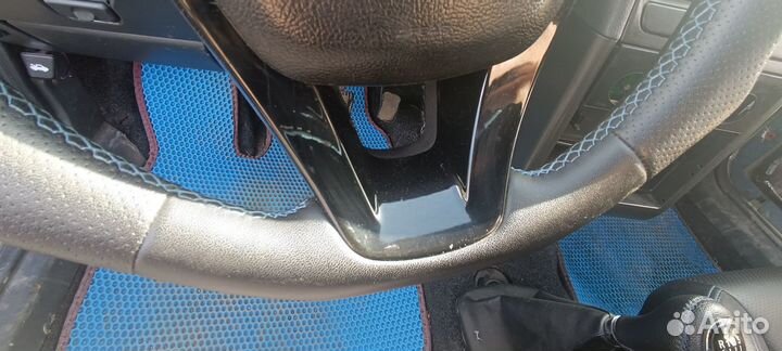 Руль LADA Vesta с синей строчкой