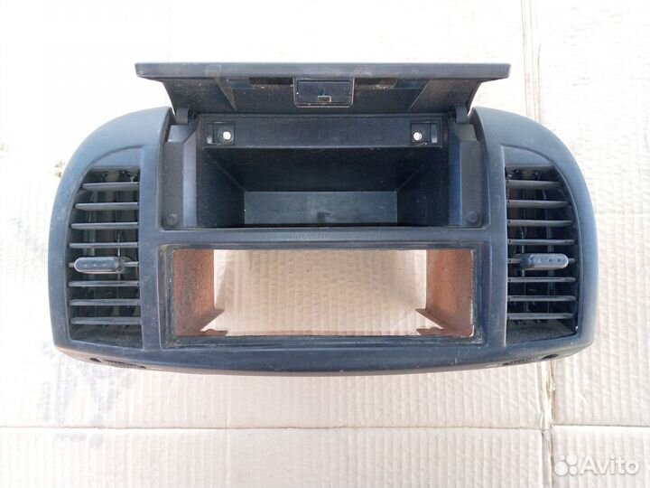 Центральная консоль Nissan Micra k12