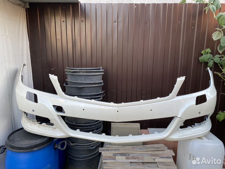 Передний бампер на mercedes benz w204