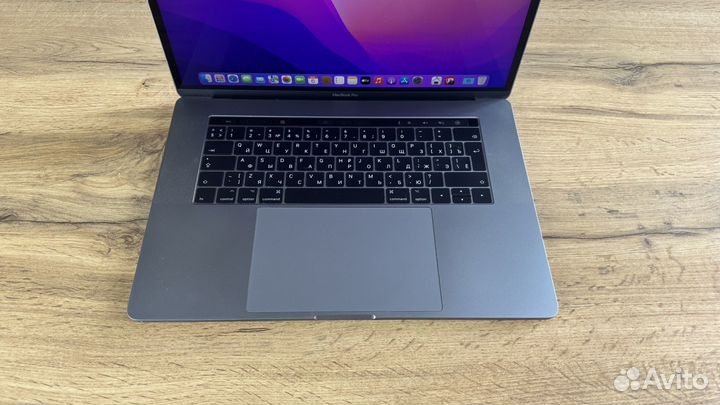 Macbook pro 15 2017 новый (113 циклов)