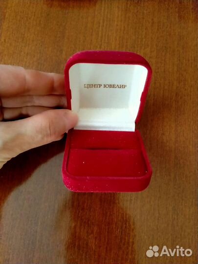 Футляры для ювелирных украшений