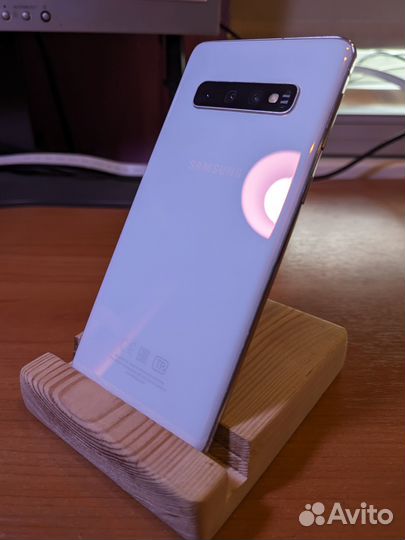 Samsung Galaxy S10, 8/128 ГБ