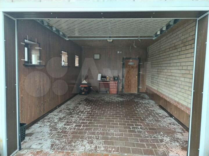 Дом 284 м² на участке 11,5 сот.