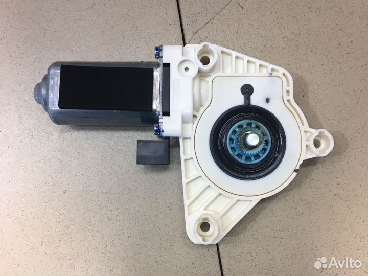 Audi Q5 2 FY Моторчик стеклоподъемника