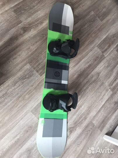 Сноуборд с крерлениями head daymaker