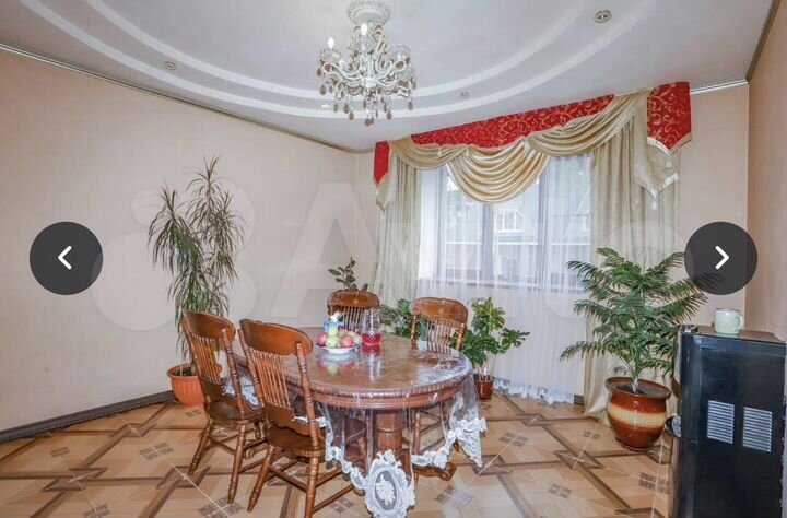 Коттедж 382 м² на участке 6 сот.