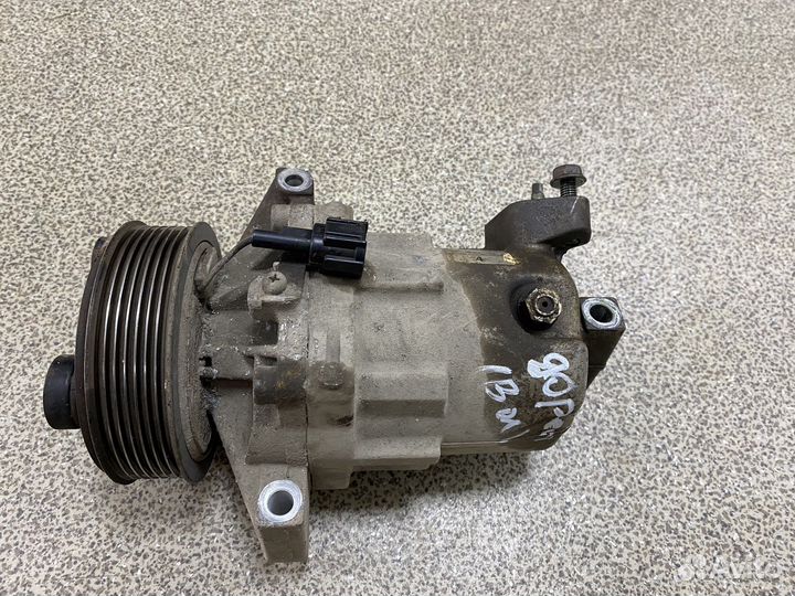 Компрессор кондиционера Nissan Tiida C11 дорест