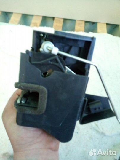 Замок двери передний правый Renault Sandero 2