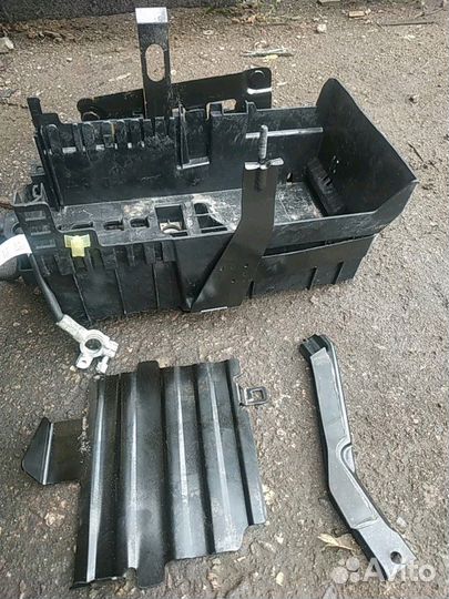 Площадка под акб chevrolet cruze