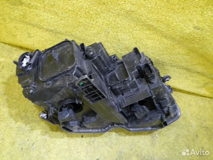 Фара левая Volkswagen Tiguan