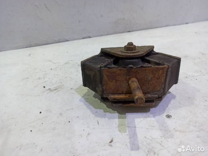 Опора двигателя Мерседес