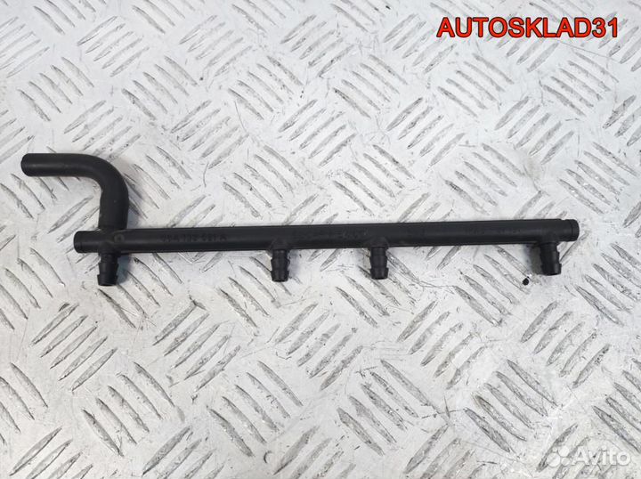 Трубка топливная VW Golf 4 2,0 AZJ 06A133581A