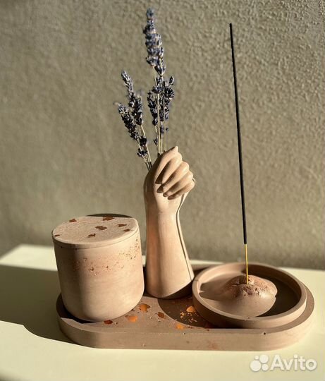 Набор со свечой, вазой и подставкой для благовоний