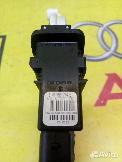 Блок с мотором стеклоподемника задний правый Skoda