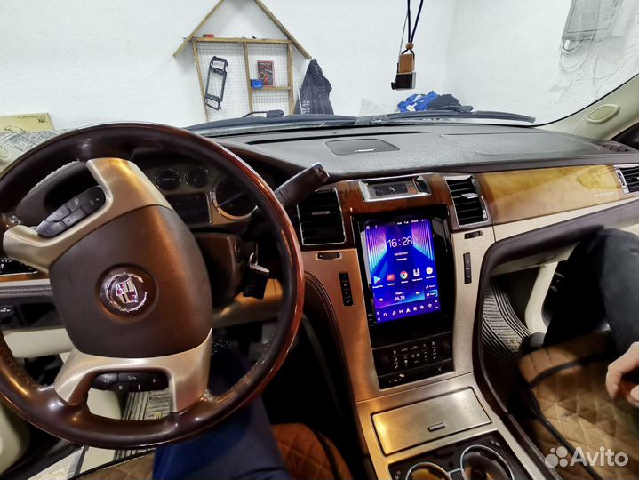Escalade GMT900 tpro 2 android в стиле тесла