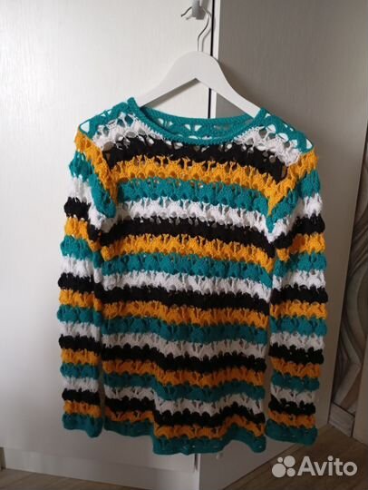 Свитер женский