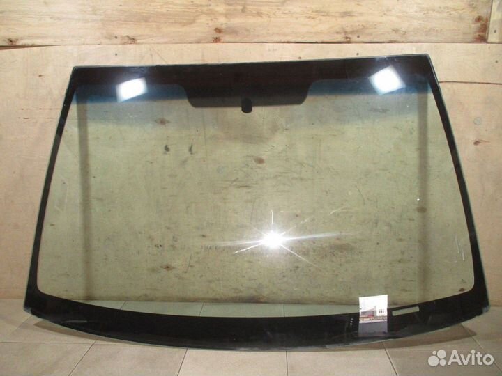 Стекло лобовое Mitsubishi Galant 9
