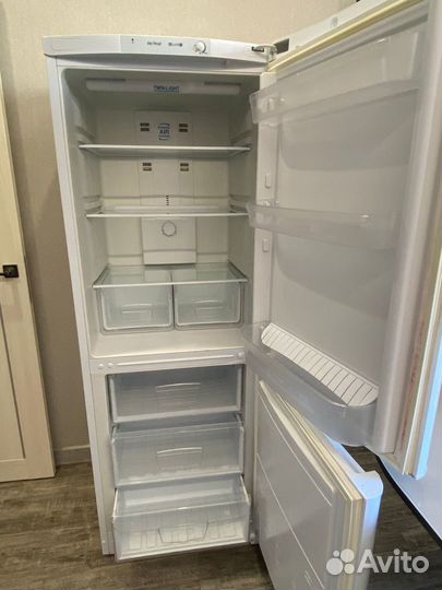 Холодильник indesit