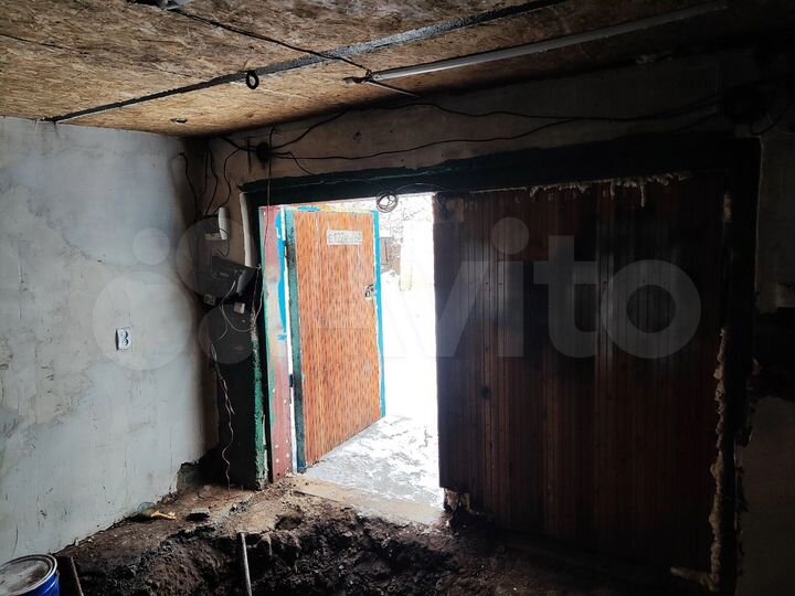 Гараж, > 30 м²