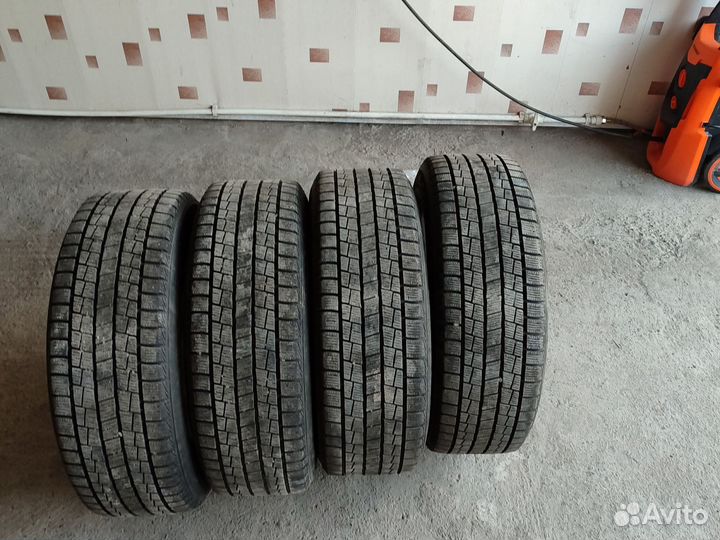 Goform W705 215/60 R17 96T