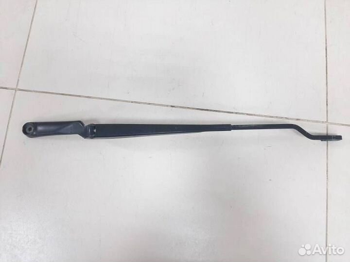 Поводок стеклоочистителя передний левый Skoda Octa