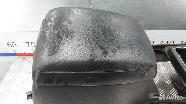 Подлокотник Kia Sorento рест. 2008