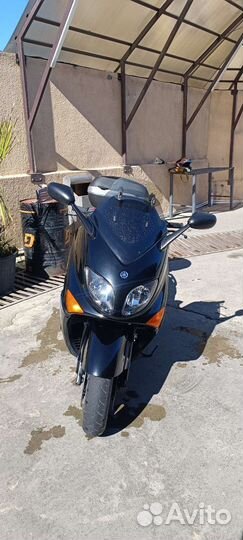 Yamaha T-max