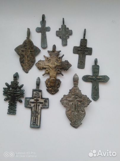 9 старинных нательных крестов