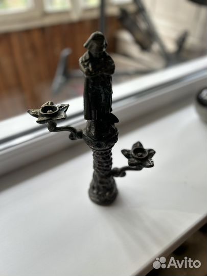 Старинный подсвечник