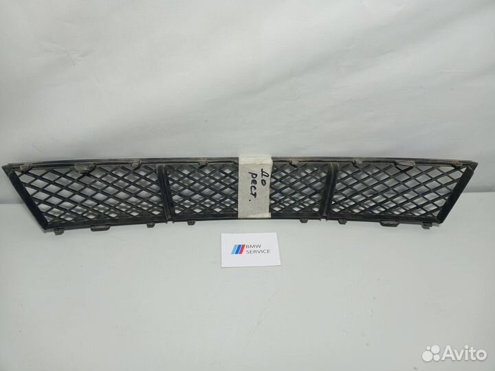 Решетка в бампер нижняя BMW 5 F10/F11/GT F07