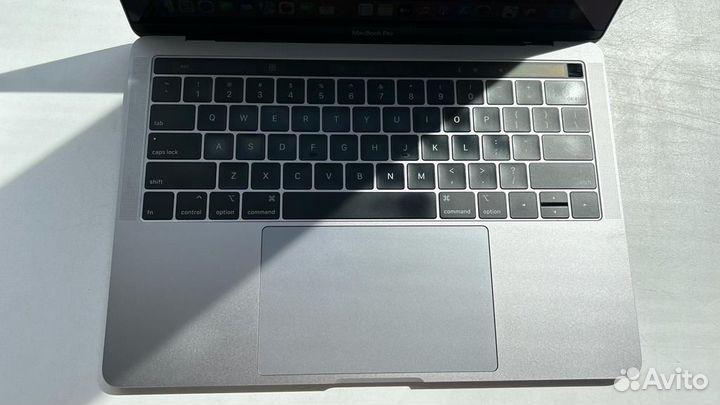 Macbook pro 13 2018 i5/16/512