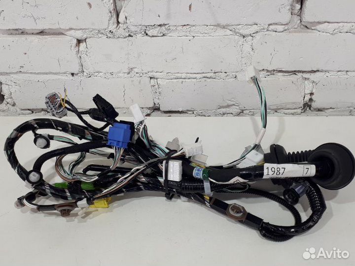 Жгут проводов двери передний правый Toyota Rav4