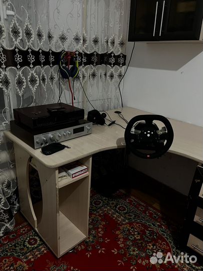 Компьютерный стол
