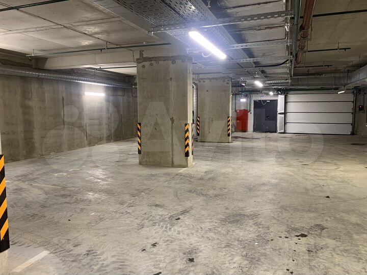 Машиноместо, 13 м²