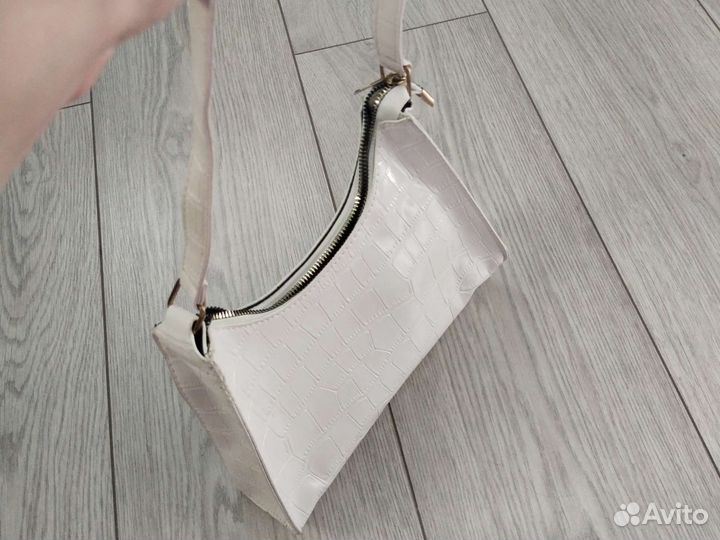 Сумка багет белая