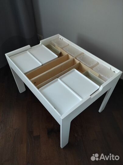 Детский стол и 2 стула