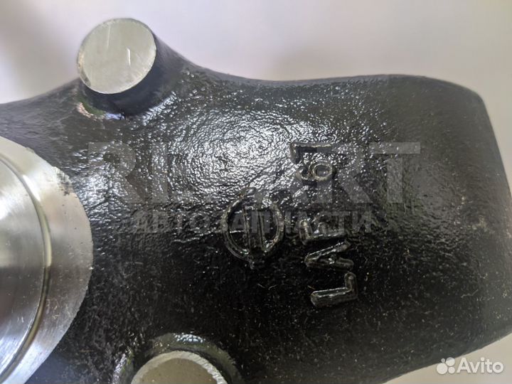 Кулак поворотный правый Nissan Cabstar 40014MD00B