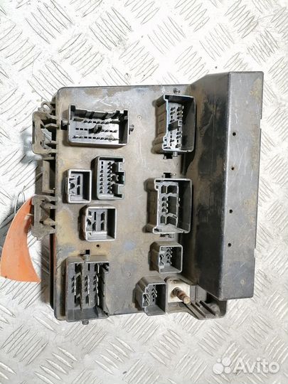 Блок предохранителей моторный Chrysler Pacifica 20