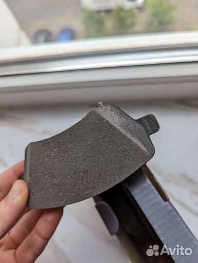 Колодки тормозные оригинальные передние LADA vesta