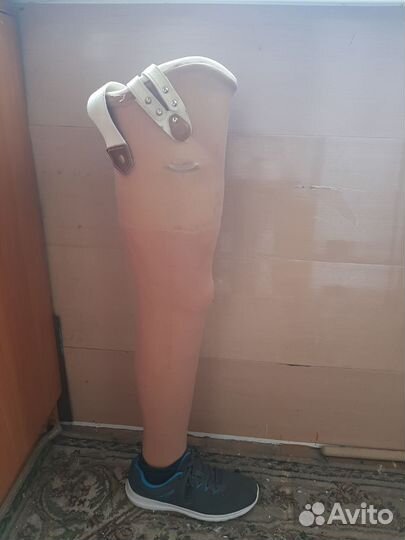 Протез правой ноги