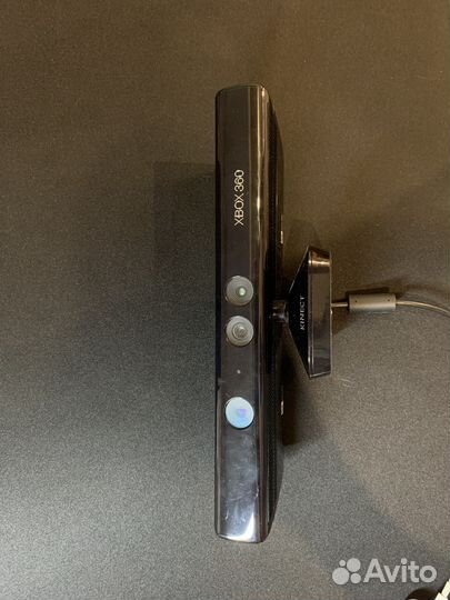 Xbox 360 + Kinect + Джостик + 8 игр